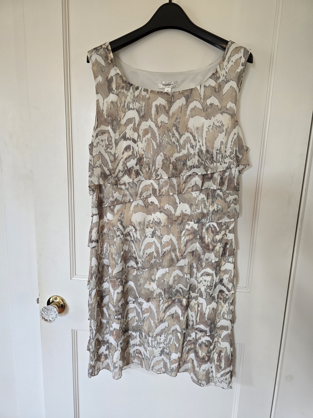 dressbarn Taupe and White Sleeveless Tiered Print Dress 16